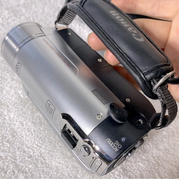 Canon FS100 Digital Video Camcorder Camera Silver Untested - Picture 8 of 16